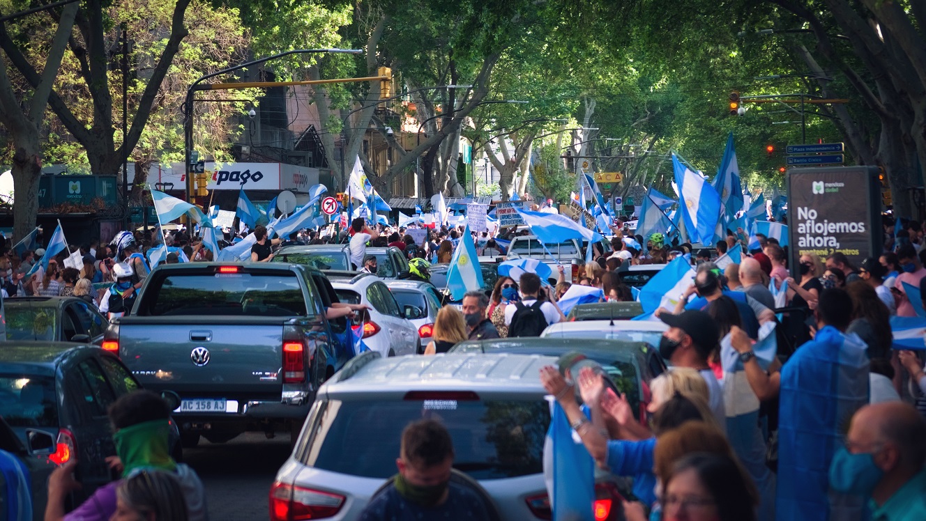 Argentina: Primary elections deliver blow to President Fernandez