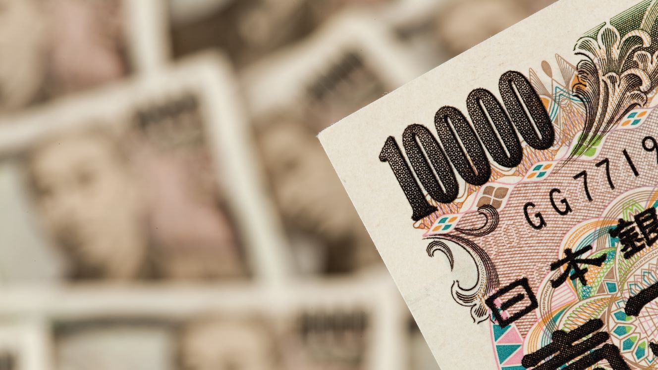 Yen to slump further as Bank of Japan hits 2% inflation target