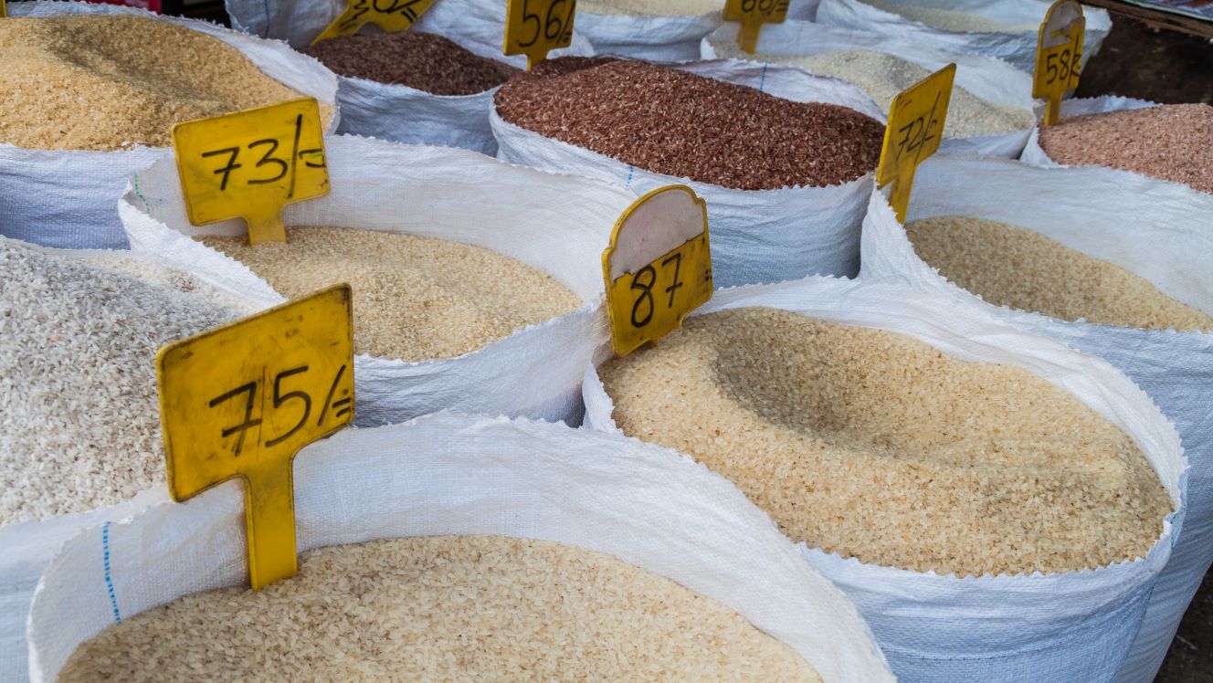 Sri Lanka's food and currency "emergency"