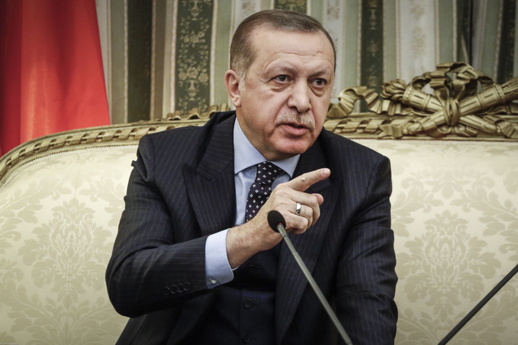 Turkey: Central bank sacking sends lira into tailspin